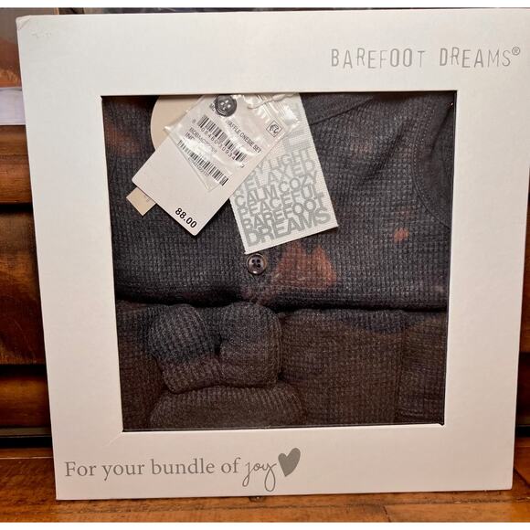 BAREFOOT DREAMS Malibu Collection® Baby Waffle Onesie Set SZ 6-12 Mo. - Picture 2 of 4